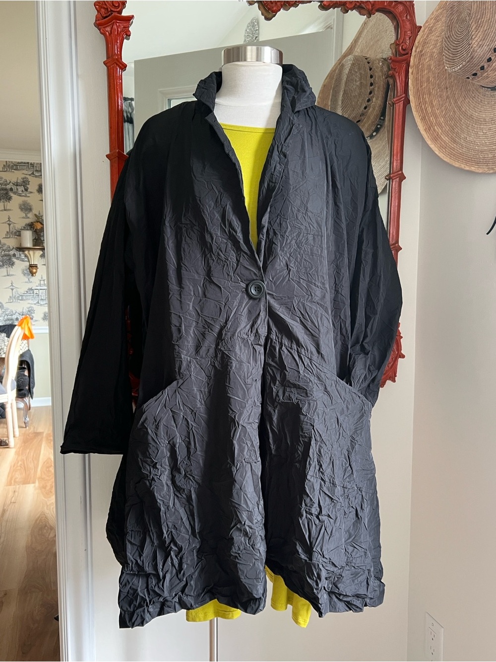 Black Crinkled Single-Button Jacket - Women